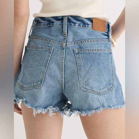 J Crew Relaxed denim short in Baxter Street wash
Item BF378 - Picture 4 of 5